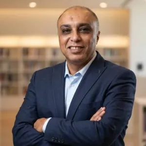 صورة المؤلف علي موسى