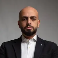 صورة المؤلف أحمد مراد